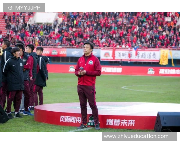 上海上港迎战河南建业争夺中超联赛关键三分之战